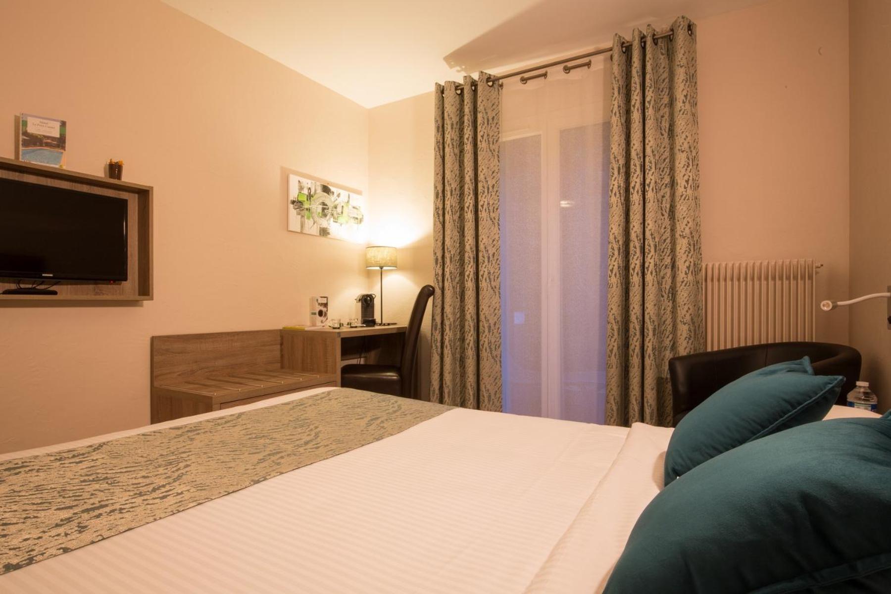 Logis Hotel Le Petit Casset La Boisse Pokój zdjęcie
